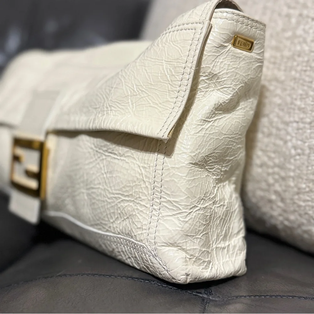 AUTH RARE Fendi XL Baguette white patent leather 2way Shoulder Bag oversized